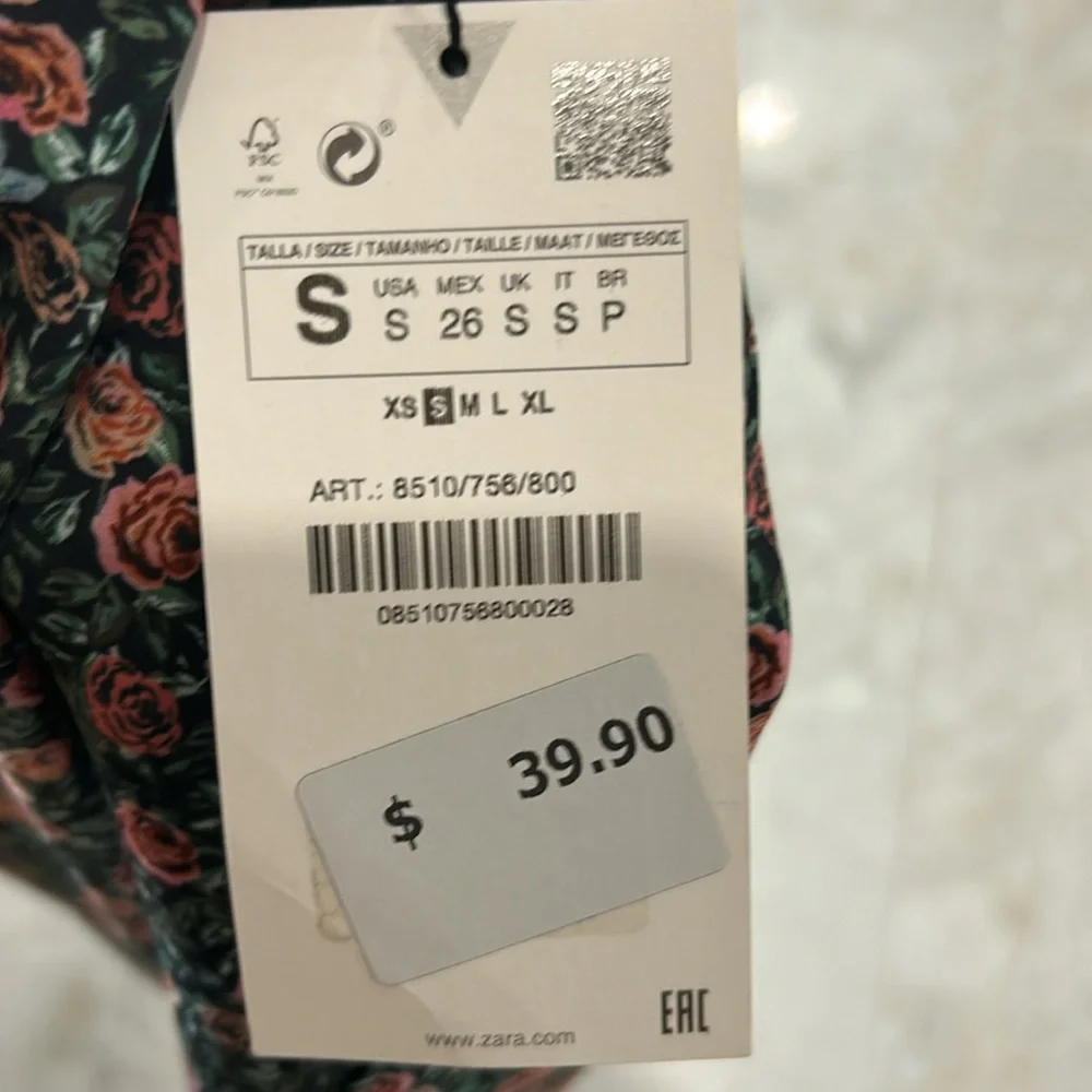 Zara New With Tags Long‎ Sleeve Floral Crop Top. Size S